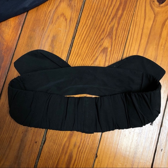 Bcbg max azria XS belt with bow and stones - Picture 3 of 7